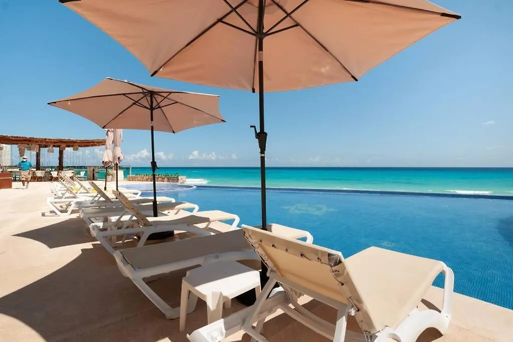 Apartment *Turquoise Escape- Beachfront Studio By Casa Paraiso* Cancun Mexico