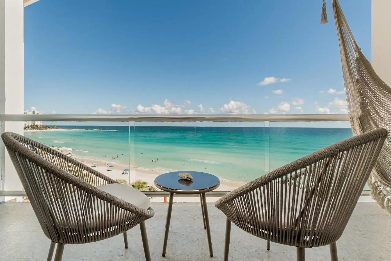 *Turquoise Escape- Beachfront Studio By Casa Paraiso* Cancún 0*,