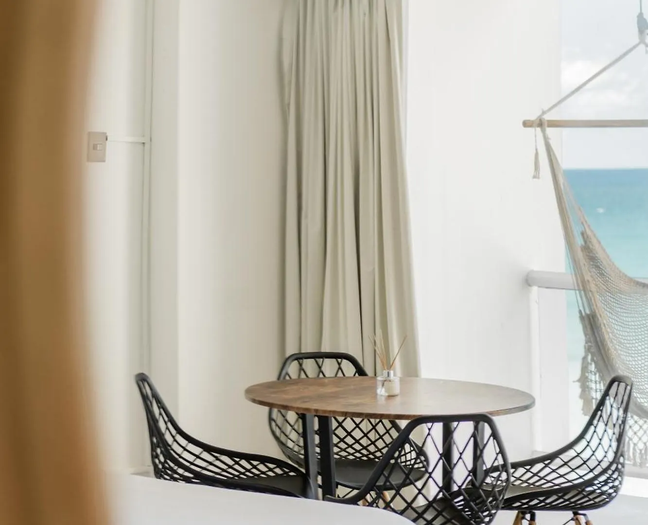 *Turquoise Escape- Beachfront Studio By Casa Paraiso* Cancun Apartment